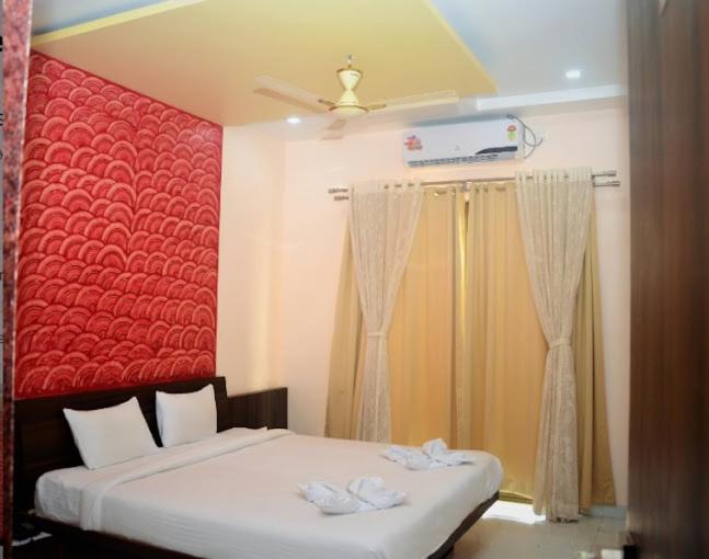 Hotel Swamiraj Indāpur Exterior photo